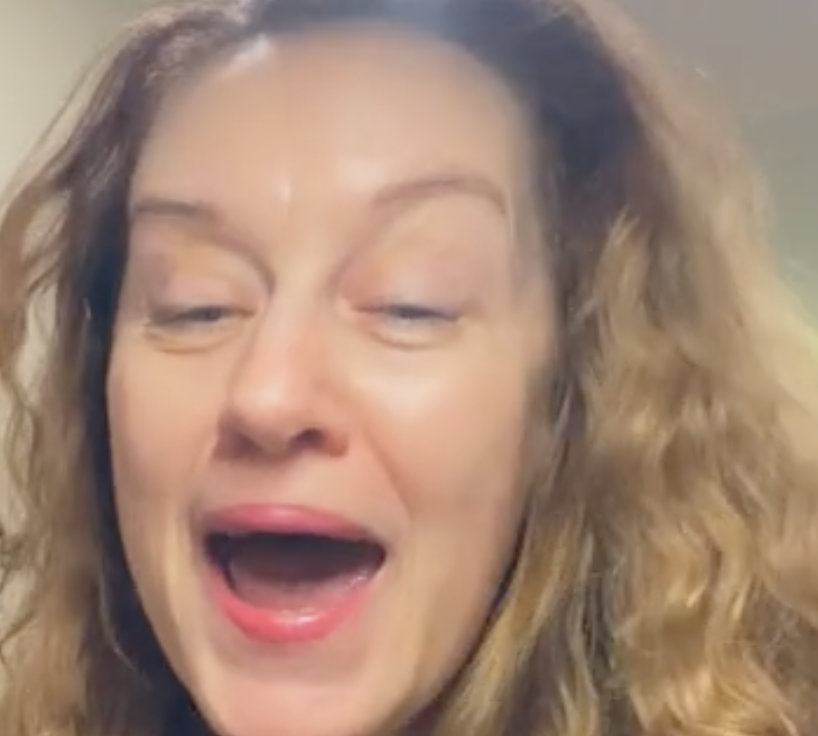 LadyVikkiWet